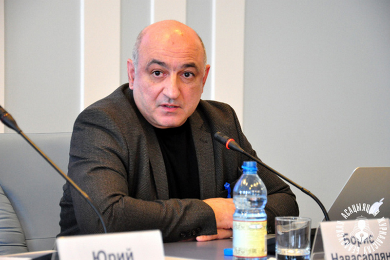 Председатель Ереванского Пресс-клуба Борис Навасардян во время визита в Минск в феврале 2017 года Председатель Ереванского Пресс-клуба Борис Навасардян во время визита в Минск в феврале 2017 года