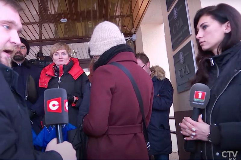 У суда над правозащитниками «Вясны». Фото: сtv.by