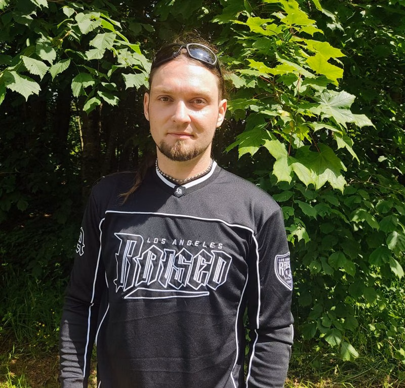 “Riding for our people”: Solidarity bike ride for imprisoned journalists held in Vilnius